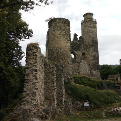 Zřícenina hradu Kostomlaty 
