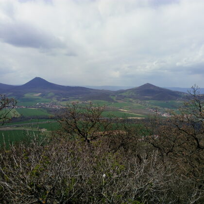 Milešovka a Kletečná z Lovoše